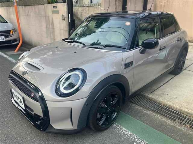 BMW MINI 2022