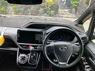 TOYOTA VOXY 2018