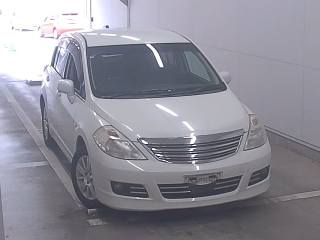 NISSAN TIIDA 2010