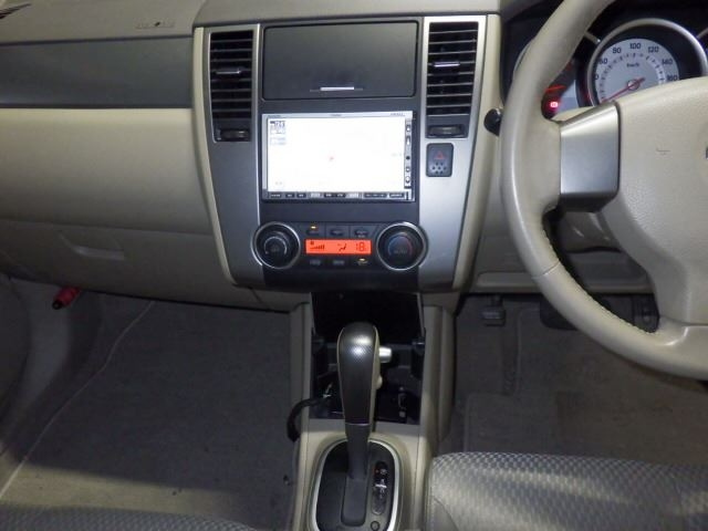 NISSAN TIIDA 2008