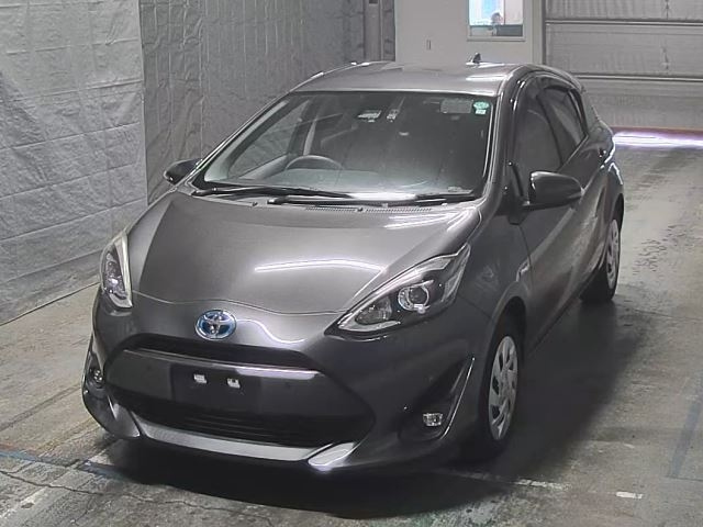 TOYOTA AQUA 2018