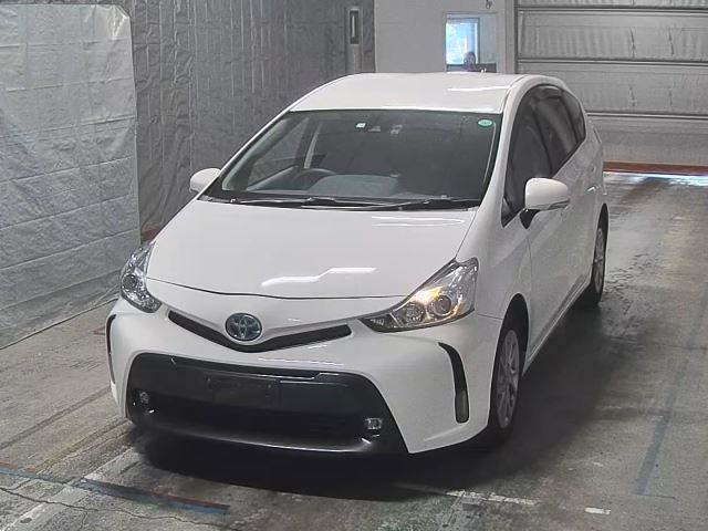 TOYOTA PRIUS ALPHA 2020