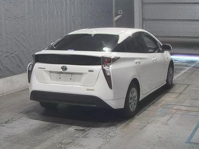 TOYOTA PRIUS 2018
