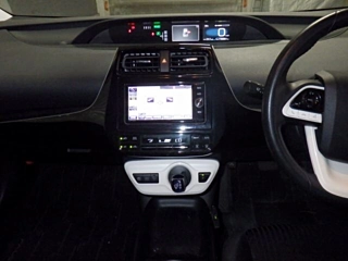 TOYOTA PRIUS 2018