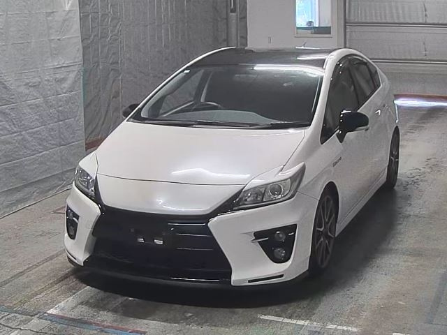 TOYOTA PRIUS 2014