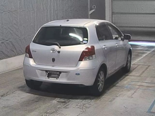 TOYOTA VITZ 2010