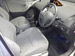 TOYOTA VITZ 2010
