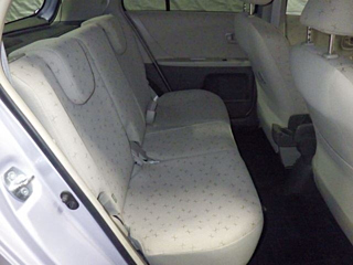 TOYOTA VITZ 2010