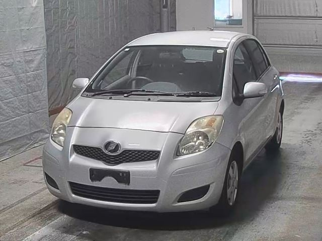 TOYOTA VITZ 2010