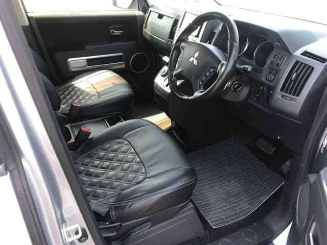 MITSUBISHI DELICA D5 2013