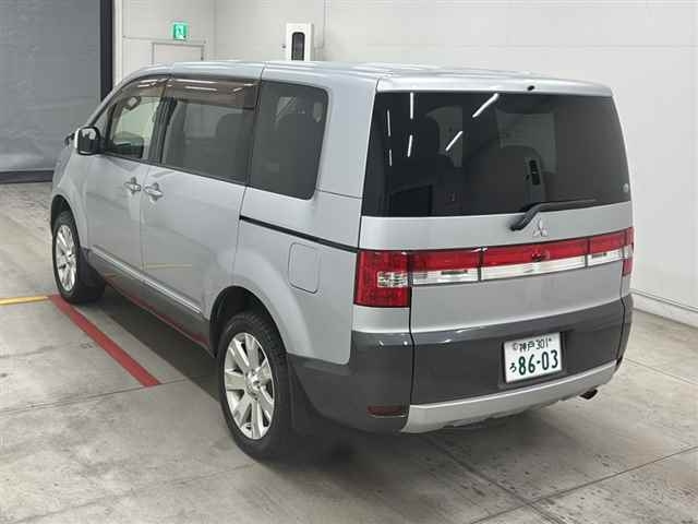 MITSUBISHI DELICA D5 2013