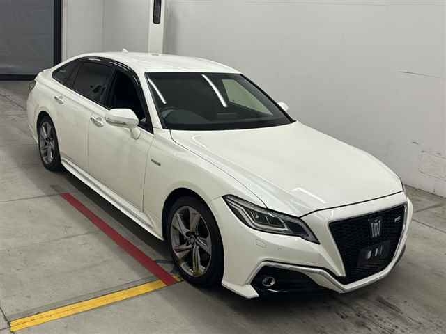 TOYOTA CROWN 2018