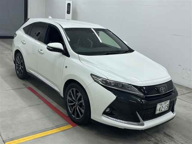 TOYOTA HARRIER 2018