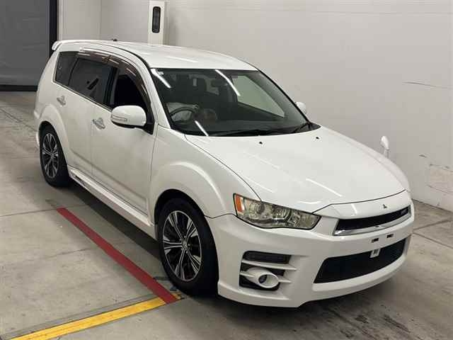 MITSUBISHI OUTLANDER 2011