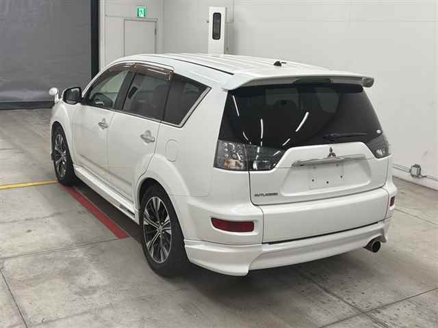 MITSUBISHI OUTLANDER 2011