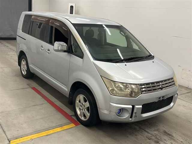 MITSUBISHI DELICA D5 2008