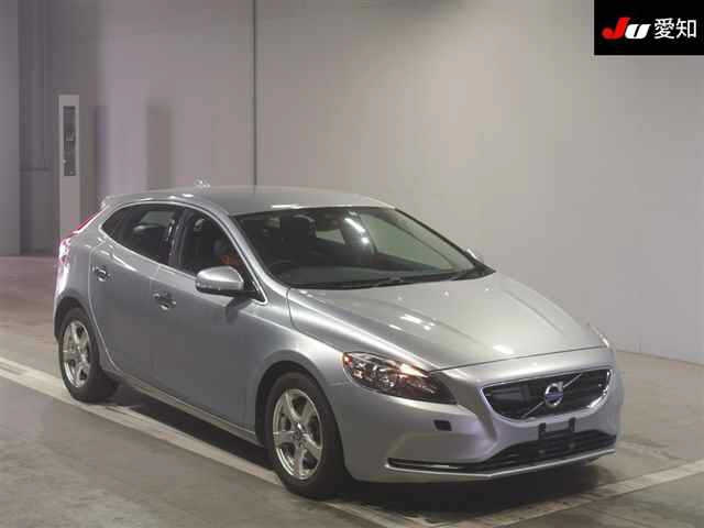 VOLVO V40 2013