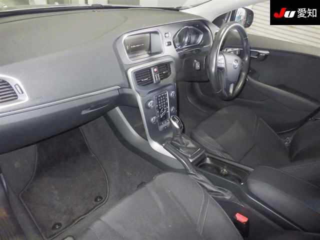VOLVO V40 2013