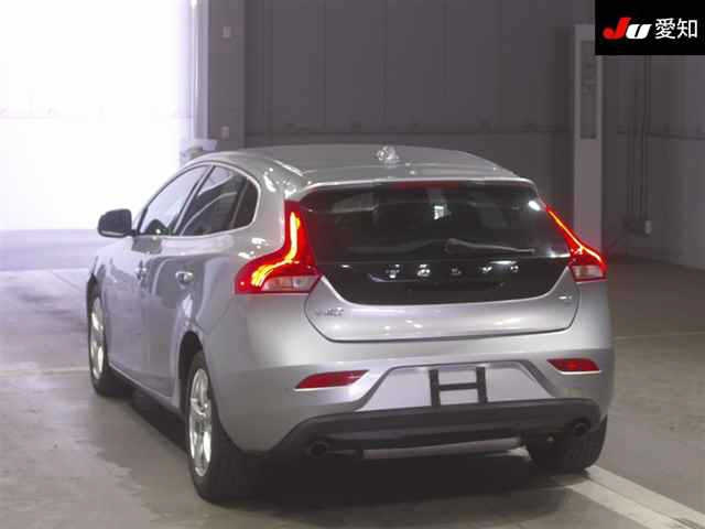 VOLVO V40 2013