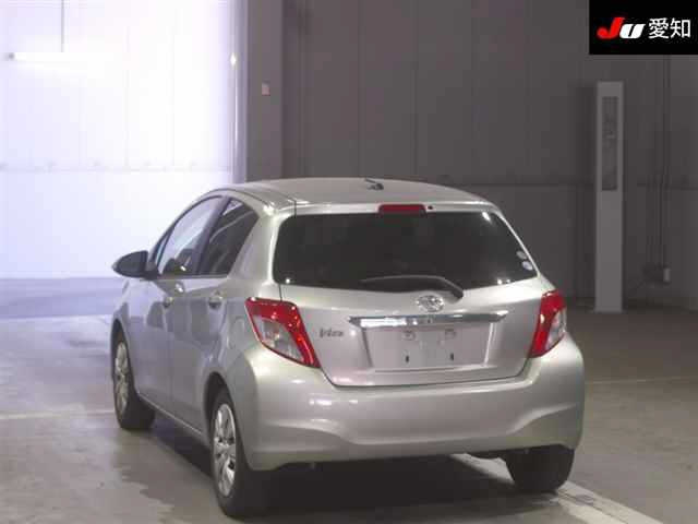 TOYOTA VITZ 2011