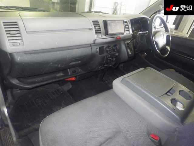 TOYOTA HIACE VAN 2009