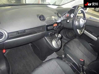 MAZDA DEMIO 2013