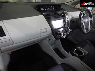 TOYOTA PRIUS ALPHA 2013