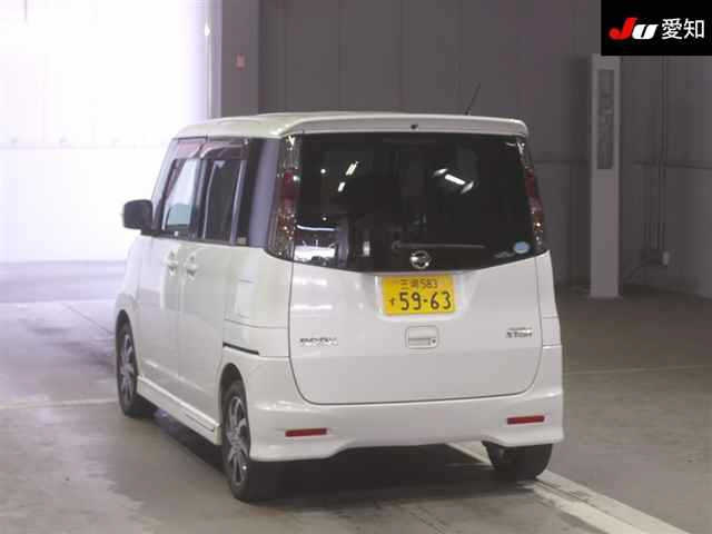 NISSAN ROOX 2013