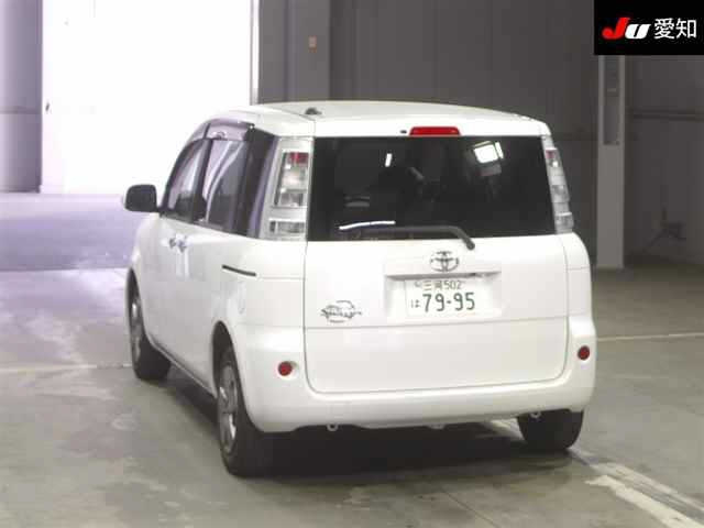 TOYOTA SIENTA 2012