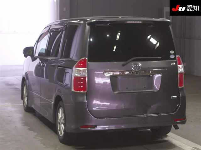 TOYOTA NOAH 2009