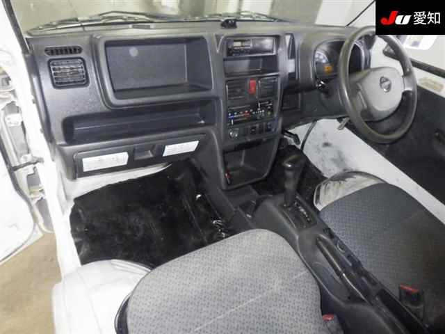 NISSAN CLIPPER TRUCK 2015