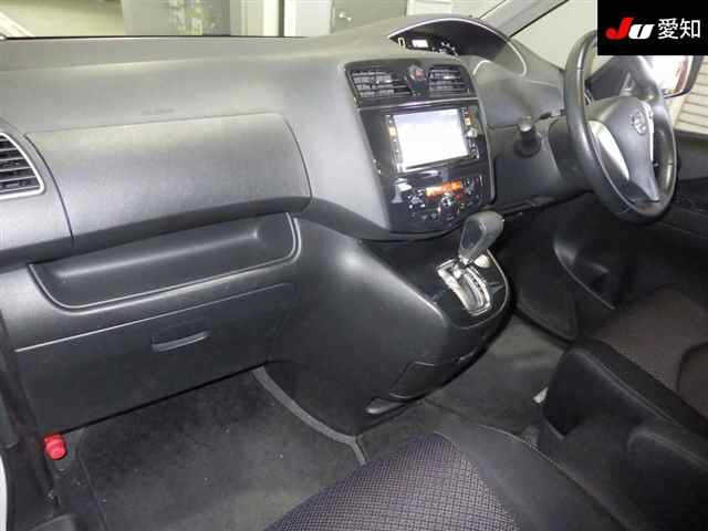 NISSAN SERENA 2011