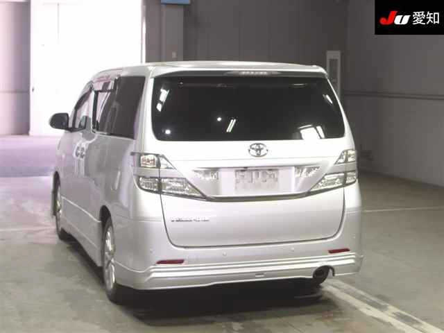 TOYOTA VELLFIRE 2010