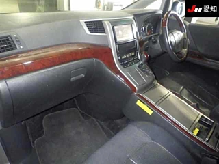 TOYOTA VELLFIRE 2010