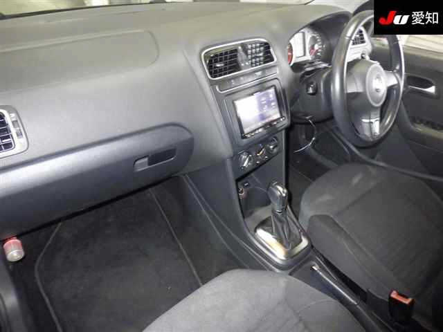 VOLKSWAGEN POLO 2014