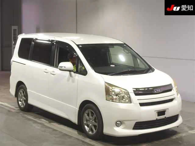 TOYOTA NOAH 2008