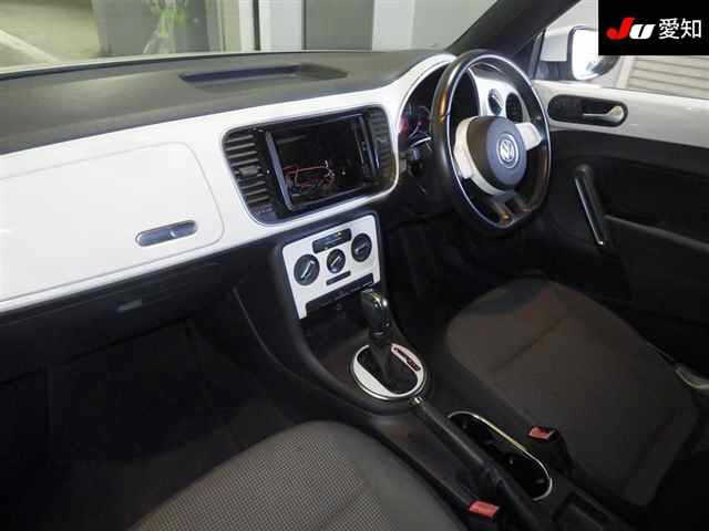 VOLKSWAGEN THE BEETLE 2012