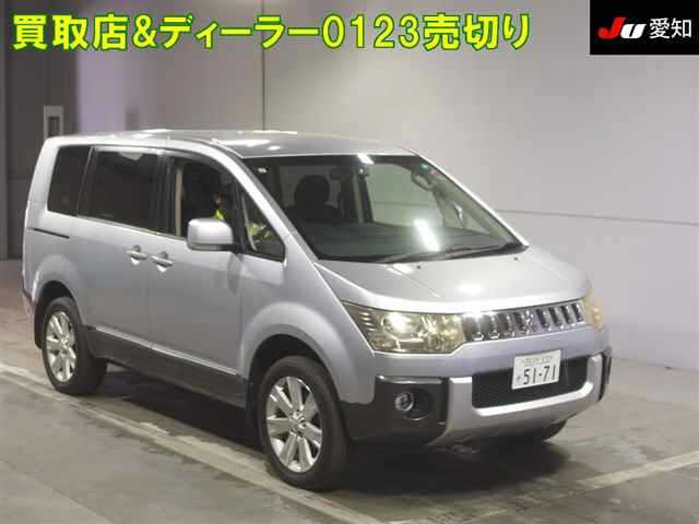 MITSUBISHI DELICA D5 2011