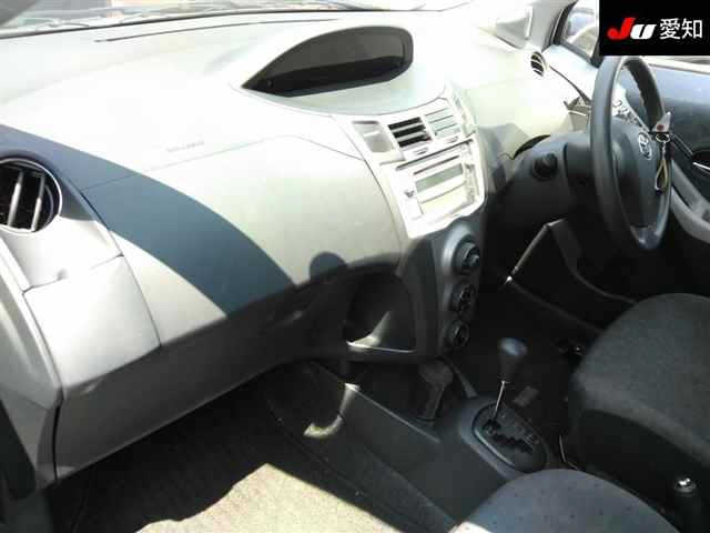 TOYOTA VITZ 2009