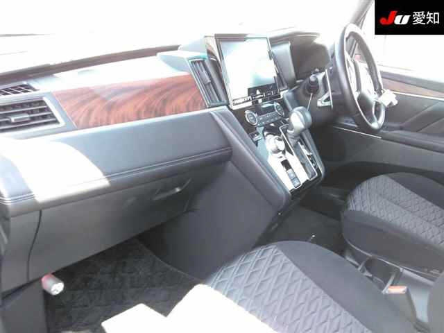 MITSUBISHI DELICA D5 2020