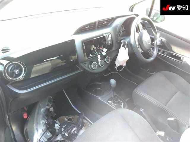TOYOTA VITZ 2019