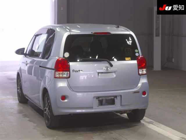 TOYOTA PORTE 2012