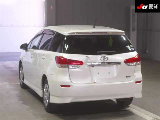 TOYOTA WISH 2010