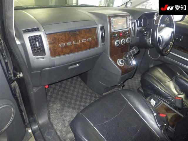 MITSUBISHI DELICA D5 2012