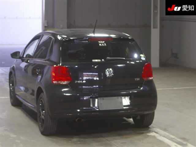 VOLKSWAGEN POLO 2010