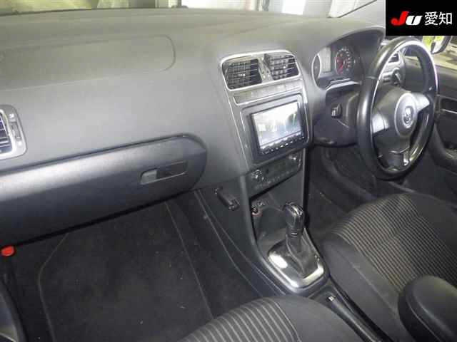 VOLKSWAGEN POLO 2010