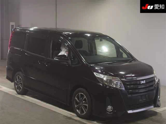 TOYOTA NOAH 2015