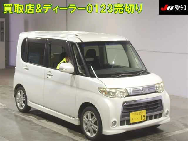 DAIHATSU TANTO 2011