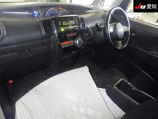 DAIHATSU TANTO 2011