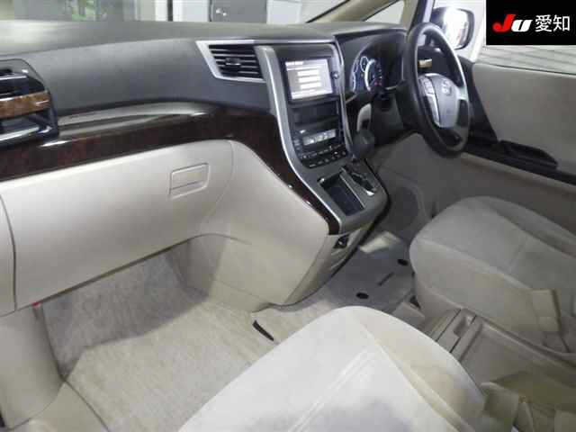 TOYOTA ALPHARD 2013